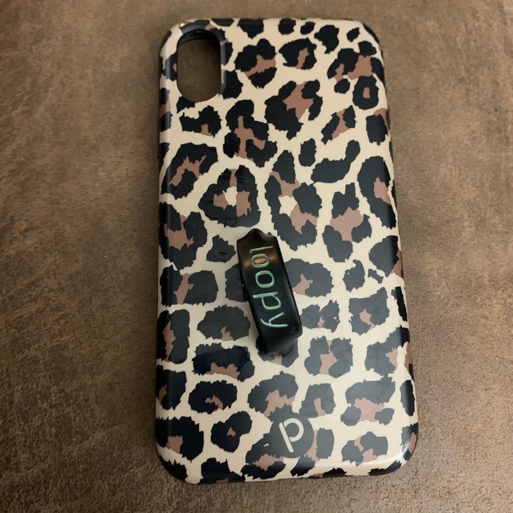 Loopy IPhone XR cheetah case with loop